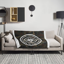 Load image into Gallery viewer, Camo Throw Blanket