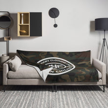 Load image into Gallery viewer, Camo Throw Blanket